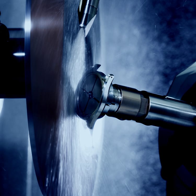 Super Titanium mais preciso e mais elegante com tecnologias de processamento
